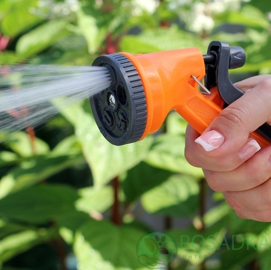 картинка Пистолет для полива пластиковый Presto-PS насадка на шланг (7209) 